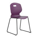 تبديل الصورة Arc Classroom Skid Chair: A purple plastic educational chair featuring a curved backrest and rectangular cutout handle, supported by sturdy black metal sled-style legs—ideal for classrooms or conference rooms. 1